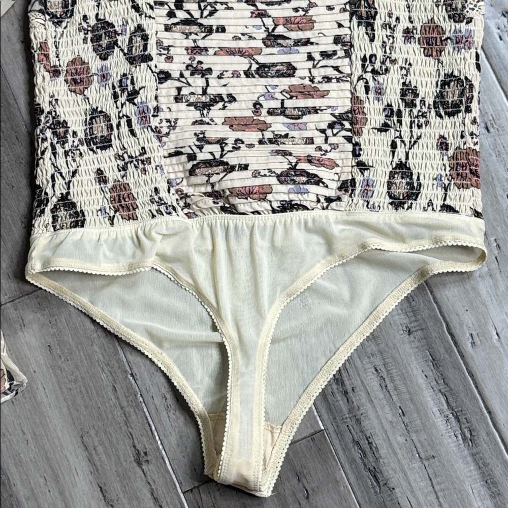 FREE PEOPLE BRUNCH DATE BODYSUIT IVORY FLORAL PUFF SLEEVE SMOCKED CORSET TOP NWT - Picture 9 of 12